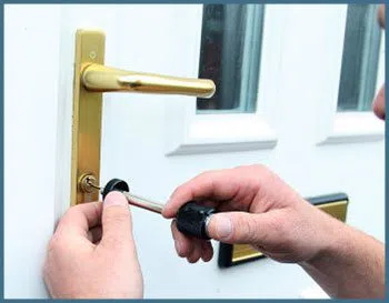 Newtonville Locksmith Store Newtonville, MA 617-826-6180 - 3a-emergency-lockout